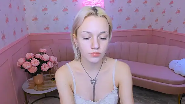 VelvetVixen155 online show from 12.13.24