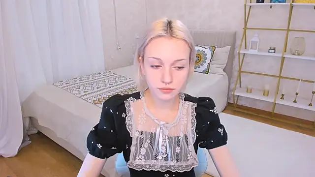 VelvetVixen155 online show from 12.14.24