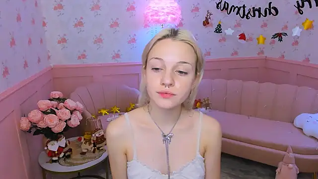 VelvetVixen155 online show from 12.24.24