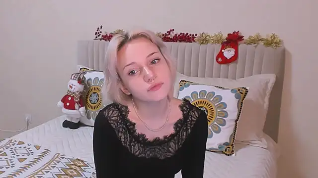 VelvetVixen155 online show from 12.28.24