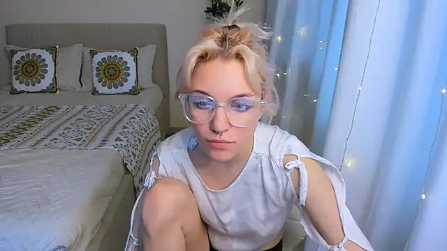 VelvetVixen155 online show from 02.03.25