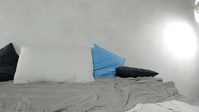 Snapshot of EngelFugler chatting on 01.11.25 EngelFugler online show from 01.11.25