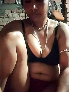 Snapshot of Hotty-dola chatting on 12.25.24 Hotty-dola online show from 12.25.24