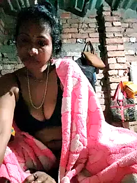 Snapshot of Hotty-dola chatting on 01.01.25 Hotty-dola online show from 01.01.25