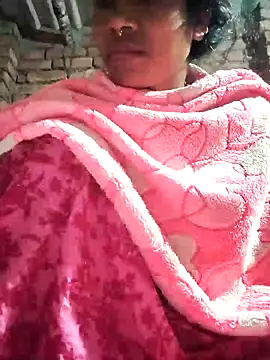 Snapshot of Hotty-dola chatting on 01.02.25 Hotty-dola online show from 01.02.25