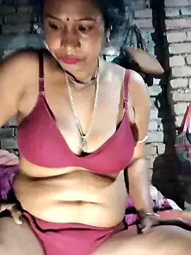 Snapshot of Hotty-dola chatting on 01.03.25 Hotty-dola online show from 01.03.25