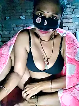 Snapshot of Hotty-dola chatting on 01.05.25 Hotty-dola online show from 01.05.25