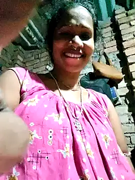 Snapshot of Hotty-dola chatting on 01.10.25 Hotty-dola online show from 01.10.25