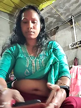 Snapshot of Hotty-dola chatting on 01.28.25 Hotty-dola online show from 01.28.25