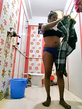 Snapshot of Hotty-dola chatting on 02.01.25 Hotty-dola online show from 02.01.25