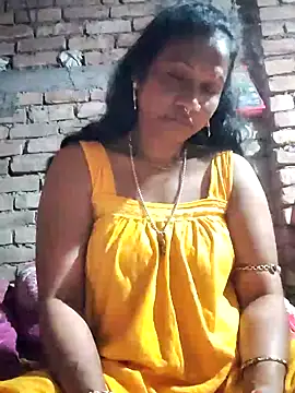 Snapshot of Hotty-dola chatting on 02.06.25 Hotty-dola online show from 02.06.25
