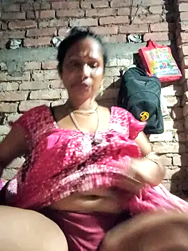 Snapshot of Hotty-dola chatting on 02.06.25 Hotty-dola online show from 02.06.25