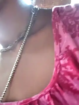 Snapshot of Hotty-dola chatting on 02.13.25 Hotty-dola online show from 02.13.25