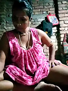 Snapshot of Hotty-dola chatting on 02.17.25 Hotty-dola online show from 02.17.25