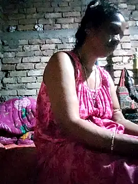Snapshot of Hotty-dola chatting on 02.20.25 Hotty-dola online show from 02.20.25