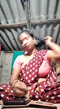 Snapshot of Hotty-dola chatting on 03.02.25 Hotty-dola online show from 03.02.25