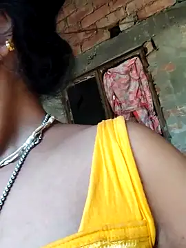 Snapshot of Hotty-dola chatting on 03.06.25 Hotty-dola online show from 03.06.25