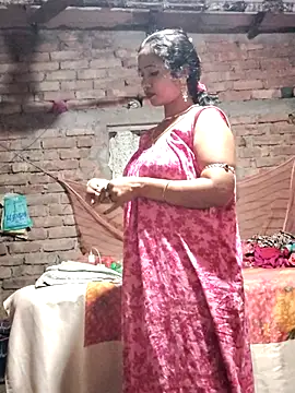Snapshot of Hotty-dola chatting on 03.06.25 Hotty-dola online show from 03.06.25