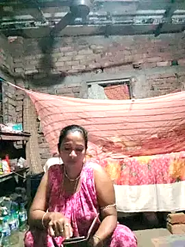 Snapshot of Hotty-dola chatting on 03.06.25 Hotty-dola online show from 03.06.25