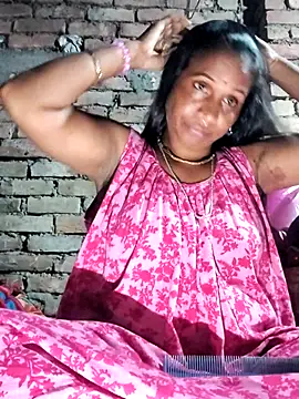 Snapshot of Hotty-dola chatting on 09.16.25 Hotty-dola online show from 09.16.25