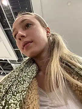 Lia  Love online show from 10.10.25