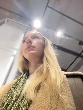 Lia  Love online show from 10.27.25