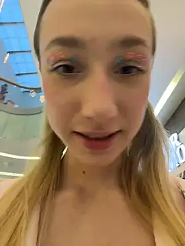 Lia  Love online show from 11.28.25