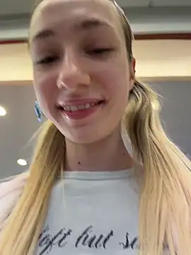 Lia  Love online show from 12.14.25