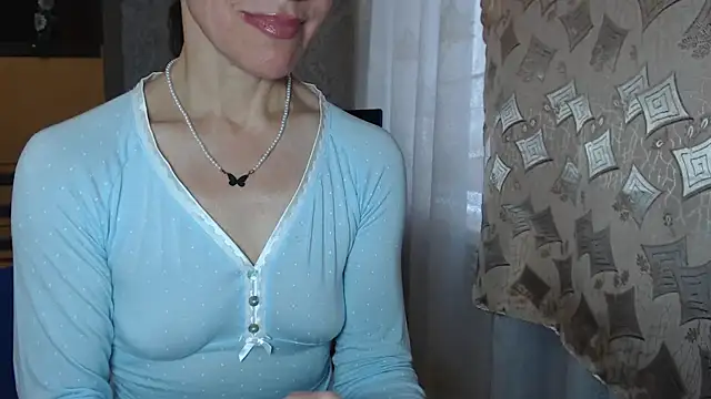 Snapshot of Pepper_mur chatting on 11.22.25 Pepper mur online show from 11.22.25