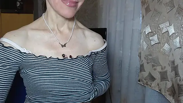 Snapshot of Pepper_mur chatting on 11.24.25 Pepper mur online show from 11.24.25