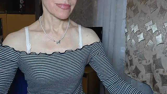 Snapshot of Pepper_mur chatting on 11.29.25 Pepper mur online show from 11.29.25