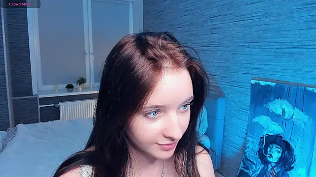 Snapshot of MerylHedley chatting on 12.12.24 MerylHedley online show from 12.12.24