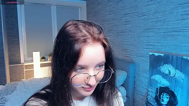 Snapshot of MerylHedley chatting on 12.14.24 MerylHedley online show from 12.14.24