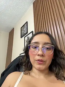 Snapshot of Kay_LustyWife chatting on 04.21.26 Kay LustyWife online show from 04.21.26