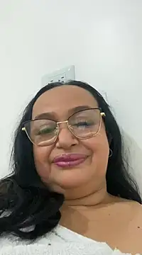 GiaNahomi online show from 12.19.24