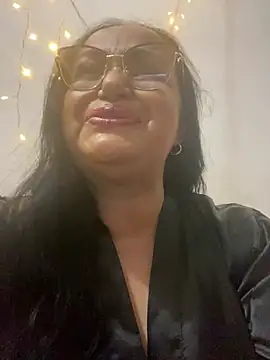 GiaNahomi online show from 01.01.25