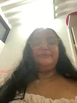 GiaNahomi online show from 01.05.25