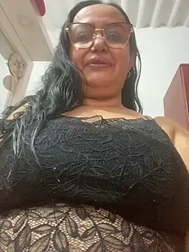 GiaNahomi online show from 01.05.25
