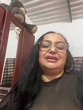 GiaNahomi online show from 01.06.25