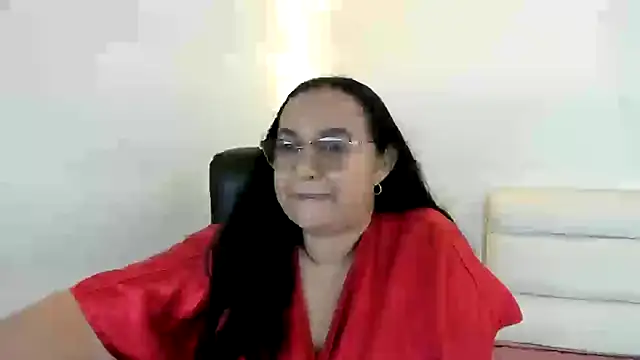 GiaNahomi online show from 01.11.25