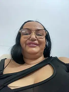 GiaNahomi online show from 01.12.25