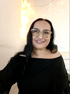 GiaNahomi online show from 01.14.25