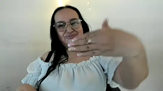 GiaNahomi online show from 01.26.25