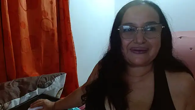 GiaNahomi online show from 02.07.25