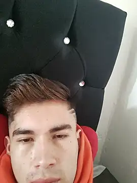 Snapshot of samael1107 chatting on 10.10.25 samael1107 online show from 10.10.25