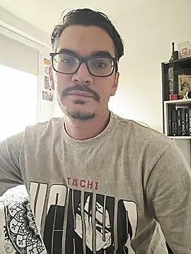 Snapshot of Cam_Sorrento chatting on 04.16.26 Cam Sorrento online show from 04.16.26