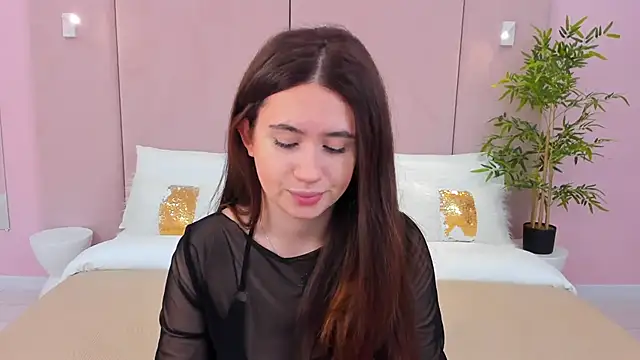 Snapshot of milaleoneli chatting on 01.29.25 milaleoneli online show from 01.29.25
