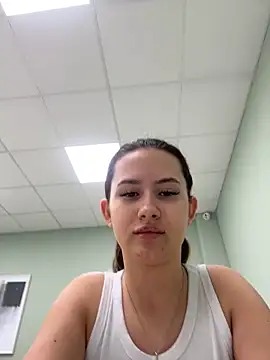 Snapshot of milaleoneli chatting on 03.07.25 milaleoneli online show from 03.07.25