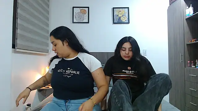 Snapshot of Scarlett_Jazmin chatting on 04.11.26 Scarlett Jazmin online show from 04.11.26