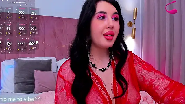 Snapshot of Mayzzie chatting on 02.18.25 Mayzzie online show from 02.18.25